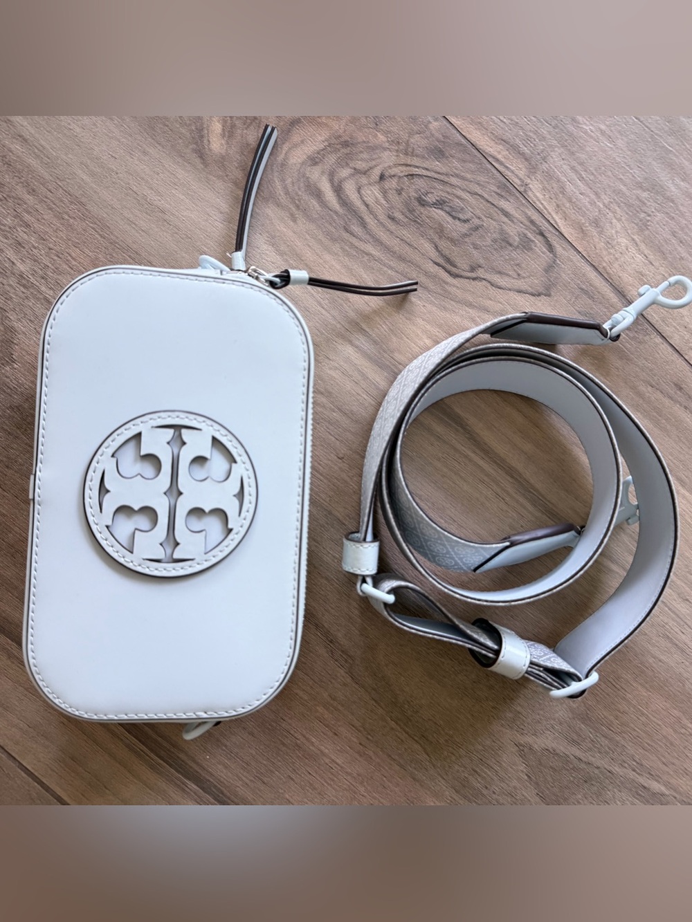 Tory Burch mini miller ice blue Leather Crossbody with crossbody strap new. - Picture 2 of 8